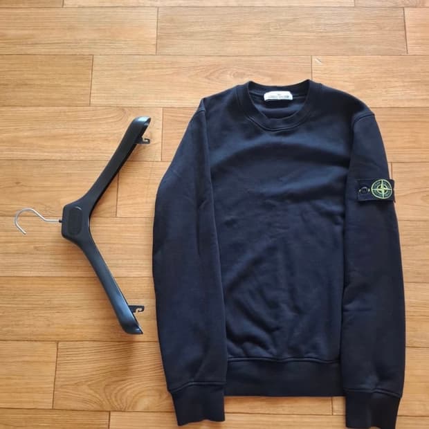 스톤 아일랜드 맨투맨 S 팝니다