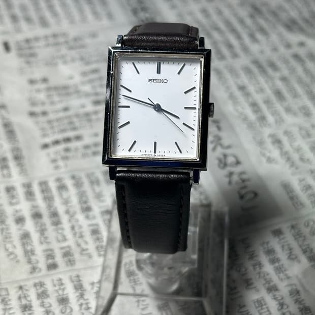 SEIKO quartz square