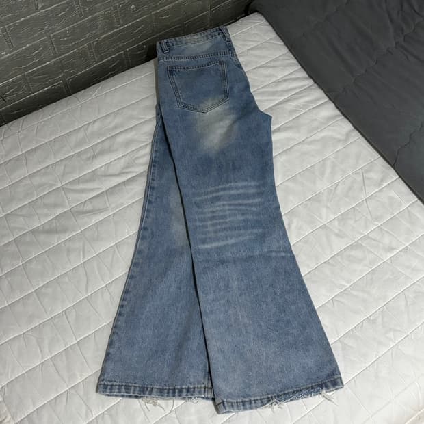 트릴리온 세미 와이드 플레어핏 부츠컷 데님 팬츠 연청 (리바이스517)