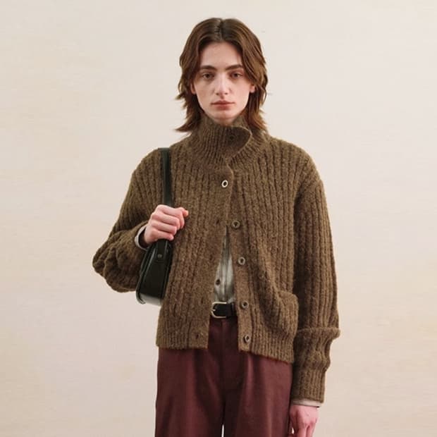 OFC 페미니크 브러쉬카라 가디건 프리사이즈 새상품