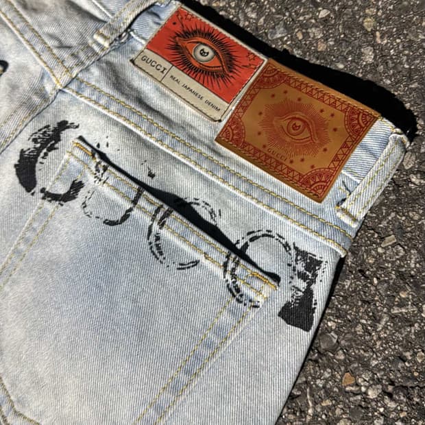 구찌 프린티드 워시드 데님