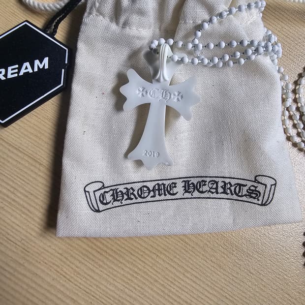 (이번주 급처)크롬하츠 실리크롬 화이트 크림구매 팝니다.