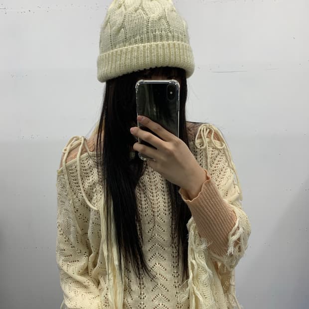 아이보리 폼폼이 비니