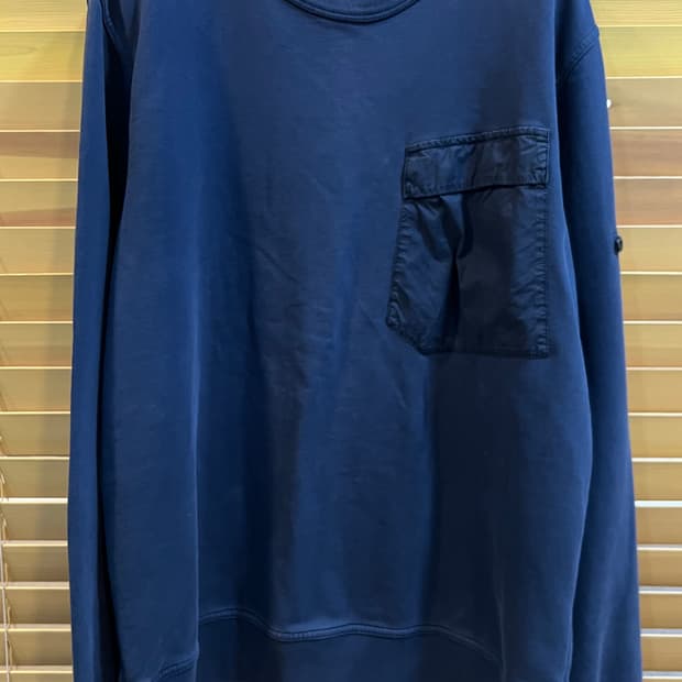 스톤아일랜드 남성 네이비 맨투맨티셔츠