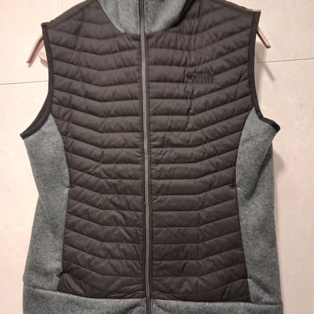 노스페이스 정품 여성 후드 패딩 조끼 85 ~ 90 사이즈