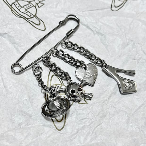 00's 비비안 웨스트우드 펑크 세이프티 핀 참 브로치