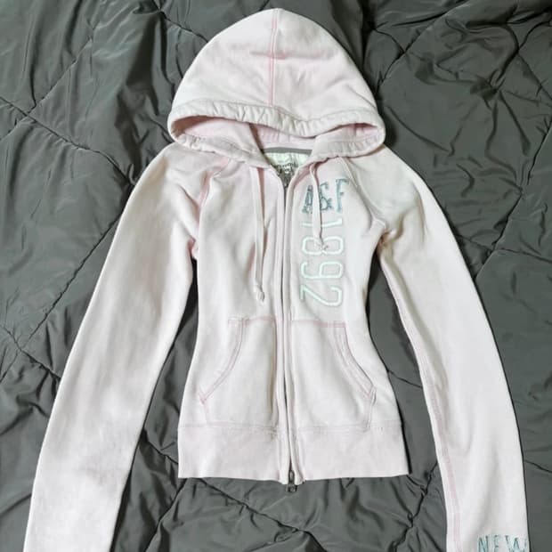 아베크롬비 후드집업 구해요