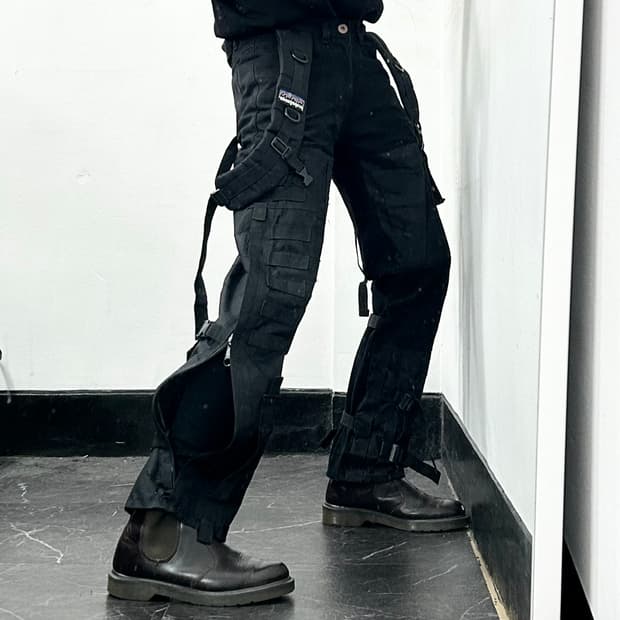 써저리 프로파간다 백팩 팬츠