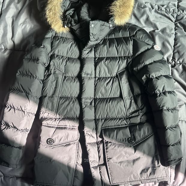 몽클레어 마야 클루니 4사이즈 nfc인식가능