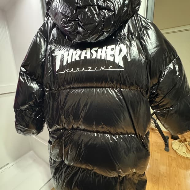 트레셔 매거진 블랙 유광 오리털 패딩 L