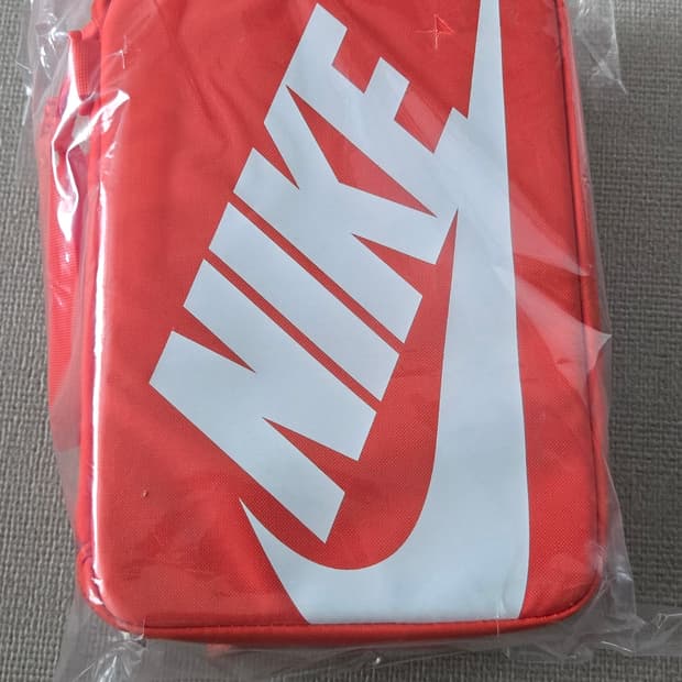 나이키 슈박스 백 8L