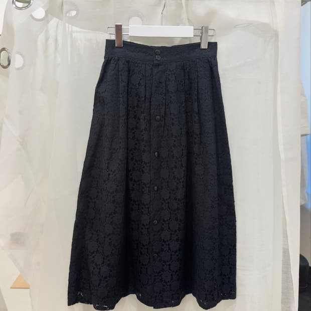 [ROPE] punching lace button skirt