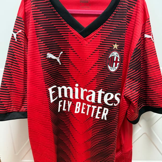 23-24 Ac밀란 레앙 유니폼
