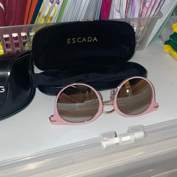 escada 올드 핑크 선글라스