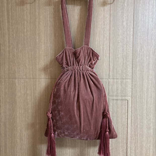 Dukkah 벨벳 셔링 태슬 숄더백(핑크)