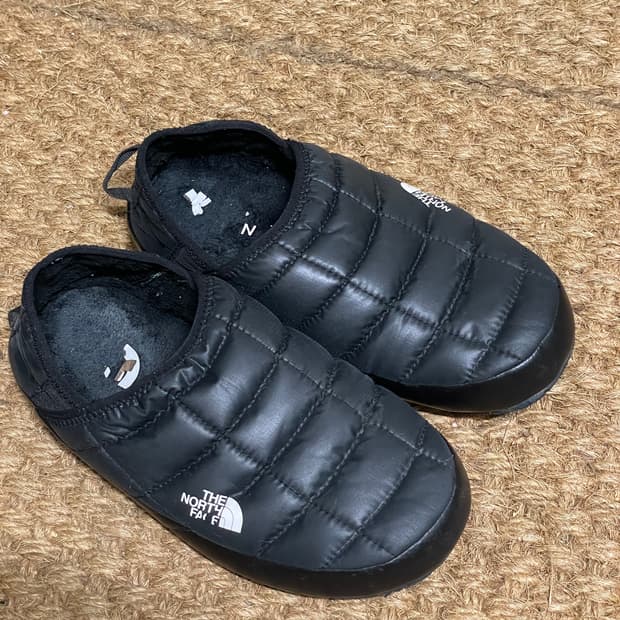 노스페이스 써모볼 240 팝니다