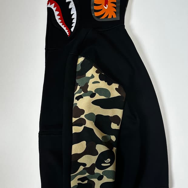 베이프 샤크/타이거 블랙 카모 후드티