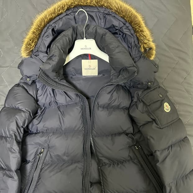 몽클레어 마야프3사이즈 판매합니다