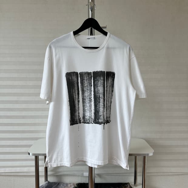 Lad Musician Brush Stroke Print 반팔
