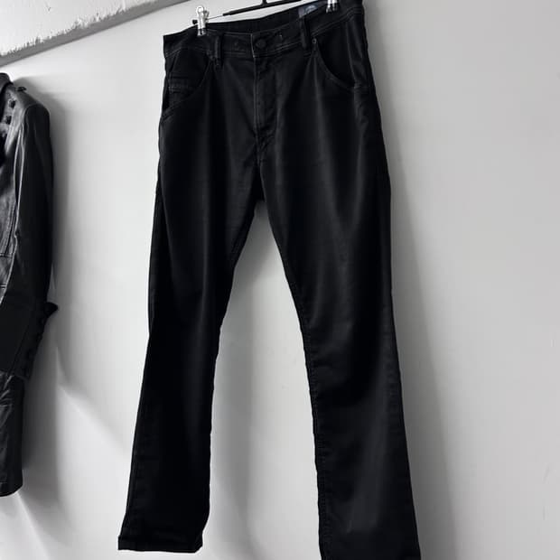 디젤 코팅 블랙 슬림 데님 팬츠