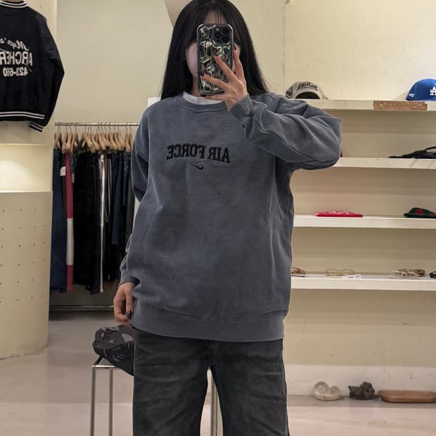 나이키 에어포스 자수 로고 맨투맨 U1699