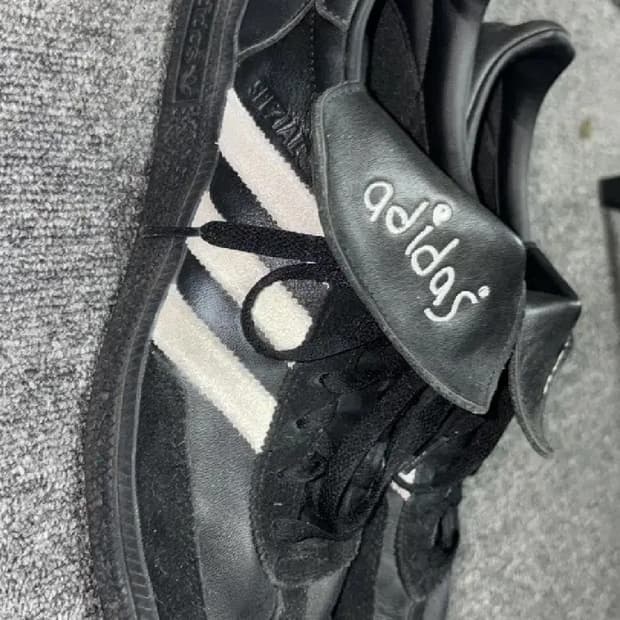 아디다스 스페지알 블랙 클라우드 화이트