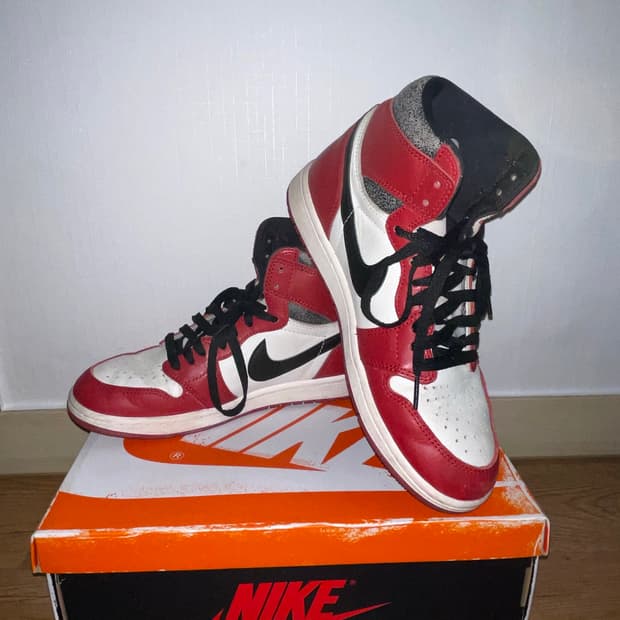 나이키 에어 조던 1 레트로 하이 OG 시카고 2022