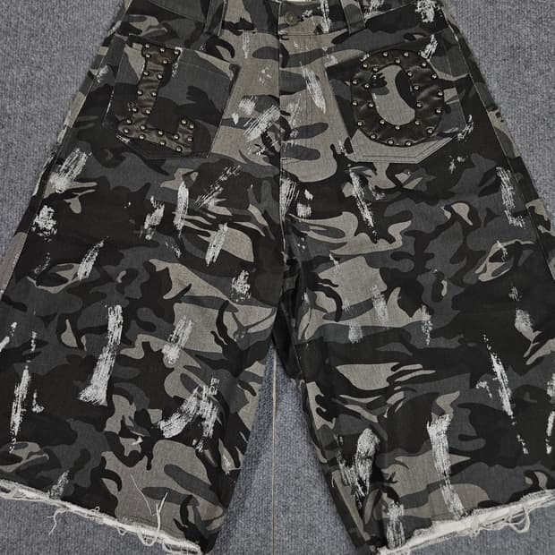 24ANS 카모 LOVE 버뮤다 팬츠(급처)
