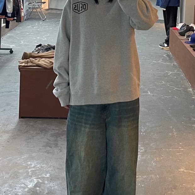 데우스엑스마키나 서울 어드레스 크루넥 스웨트셔츠 H1303