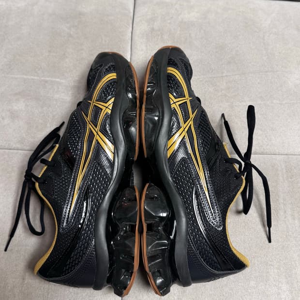 아식스 키코 젤 퀀텀 지엔치아 블랙 브라운 280