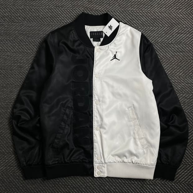 조던 에어조던 빅로고 사틴 바시티 점퍼 o 4192