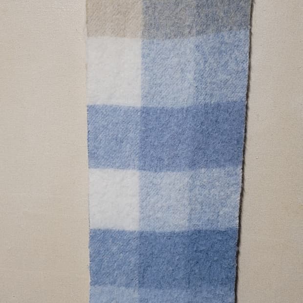 아크네스튜디오 모헤어 체크 머플러