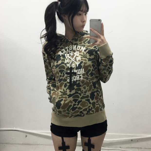 [UNIQLO] 유니클로 재팬 몬스터헌터 콜라보 카모 후드티