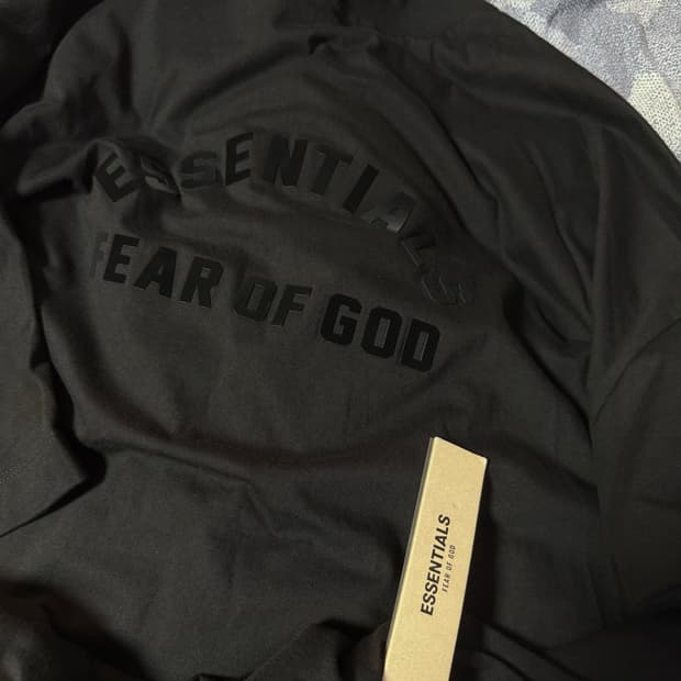 에센셜 반팔 23ss(택포함 새상품)