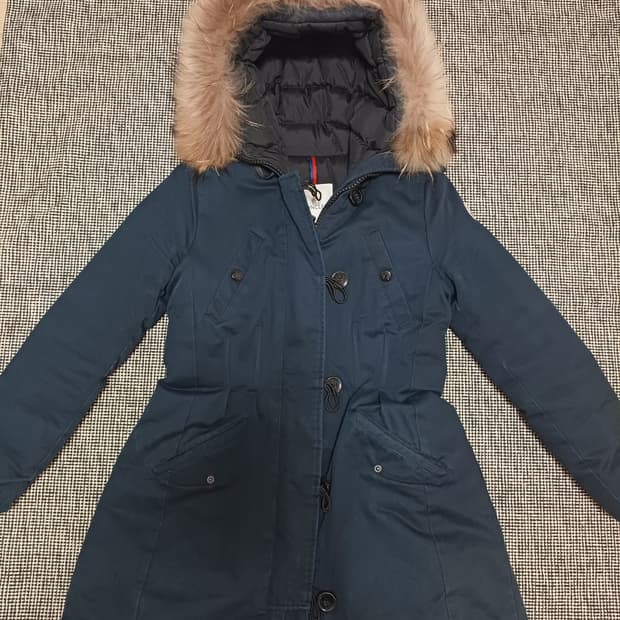 몽클레르(Moncler) 네이비 퍼 트리밍 파카