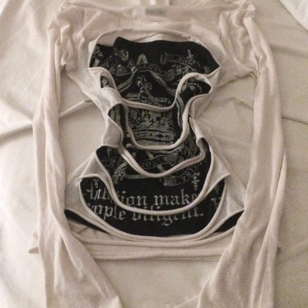 펑크 롱슬리브 데미지 레터링 티셔츠