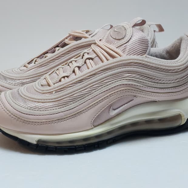 나이키 에어맥스 97 페일핑크 235mm