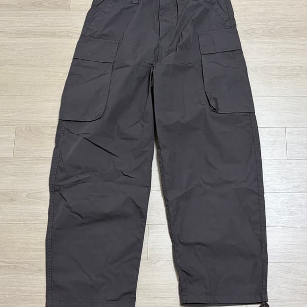 유니클로U 와이드핏카고팬츠 브라운m