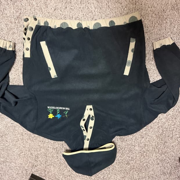 더뮤지엄비지터 재킷