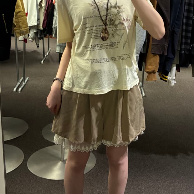 OS)Japanese vintage 여성 플라워 프린팅 비즈 디테일 반팔