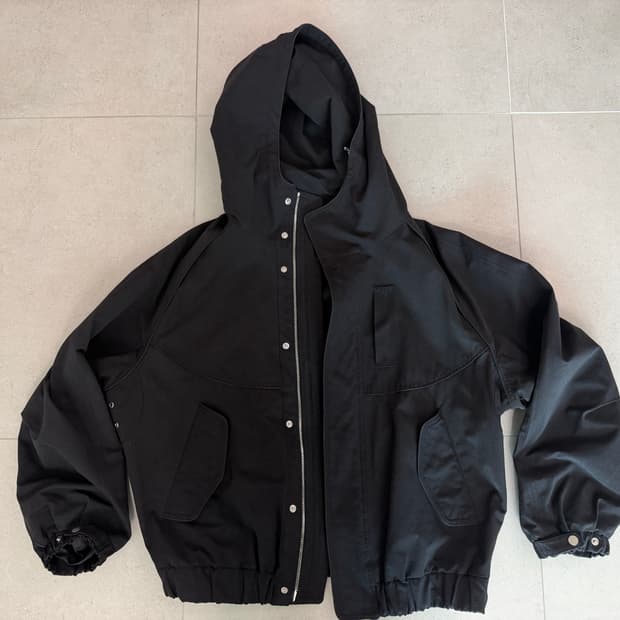 송지오 블랙 후드 자켓 105