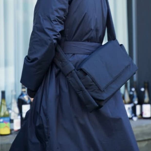 강단 아키텍처 패디드 백 블랙