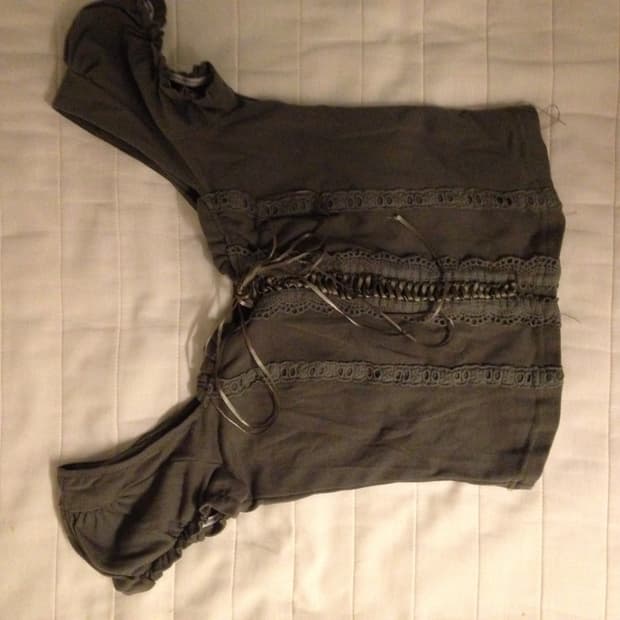 카키 레이스 블라우스