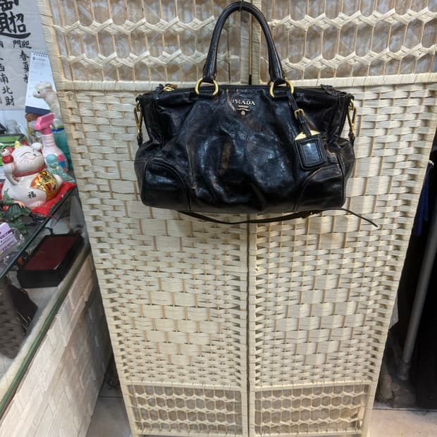 정품 프라다 비텔로 샤인 2way백 팝니다
