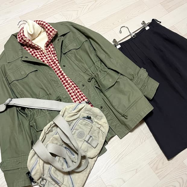 일본빈티지 카키자켓 체크 플리스 미디치마 키프링백 하구미 모리걸