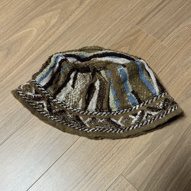 캐피탈 가우디 버킷햇 (골드브라운)