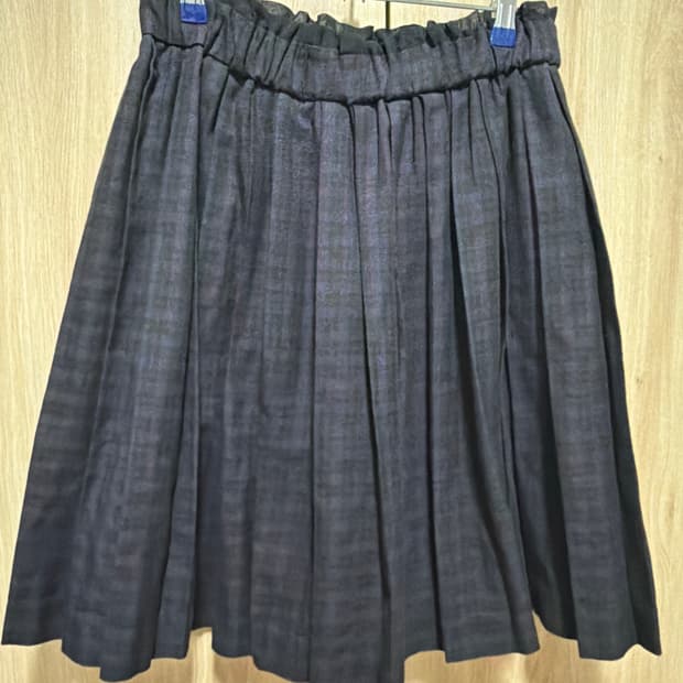 플리츠 미디스커트