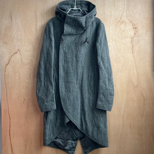 카즈유키쿠마가이 비대칭 하이넥 코트