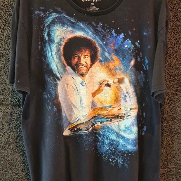Re Vtg. Bob Ross
Graphic T-Shirt
(XL)
