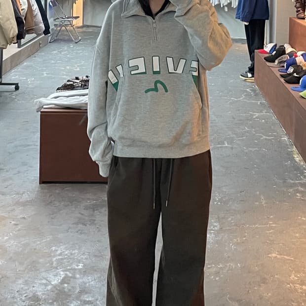 에비수 히든 영문 포켓 하프 집업 맨투맨 H1255